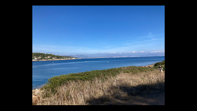 Vue vers Nice depuis chemin des douaniers