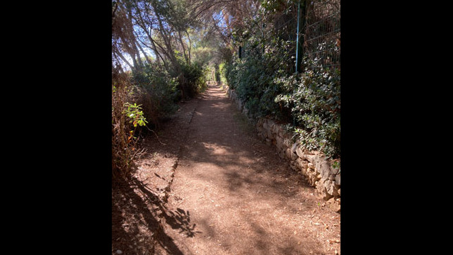 sentier de Tirepoil au Cap d'Antibes